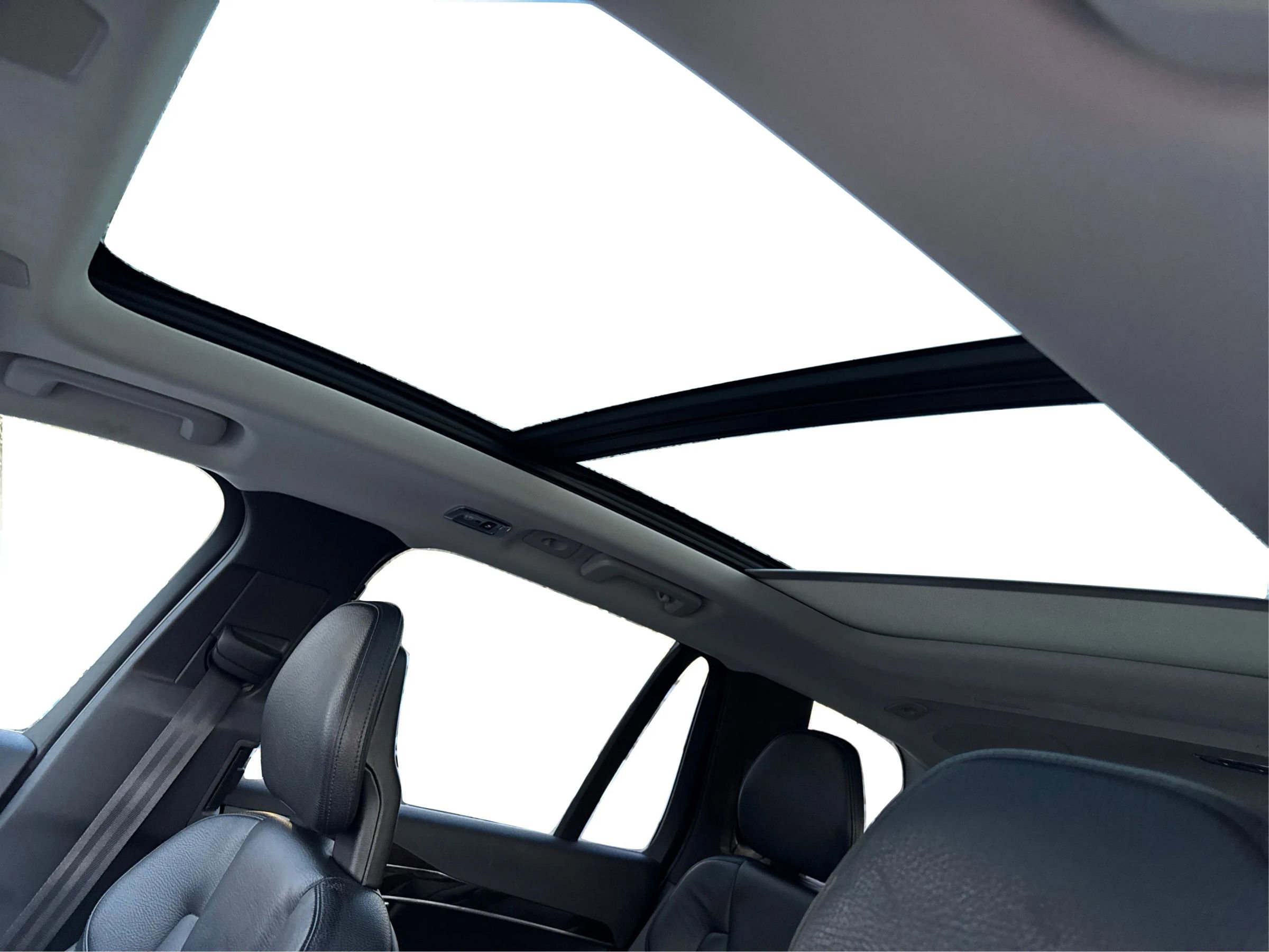 Used 2018 Volvo XC90 T5 Momentum w/ Convenience Package image 25