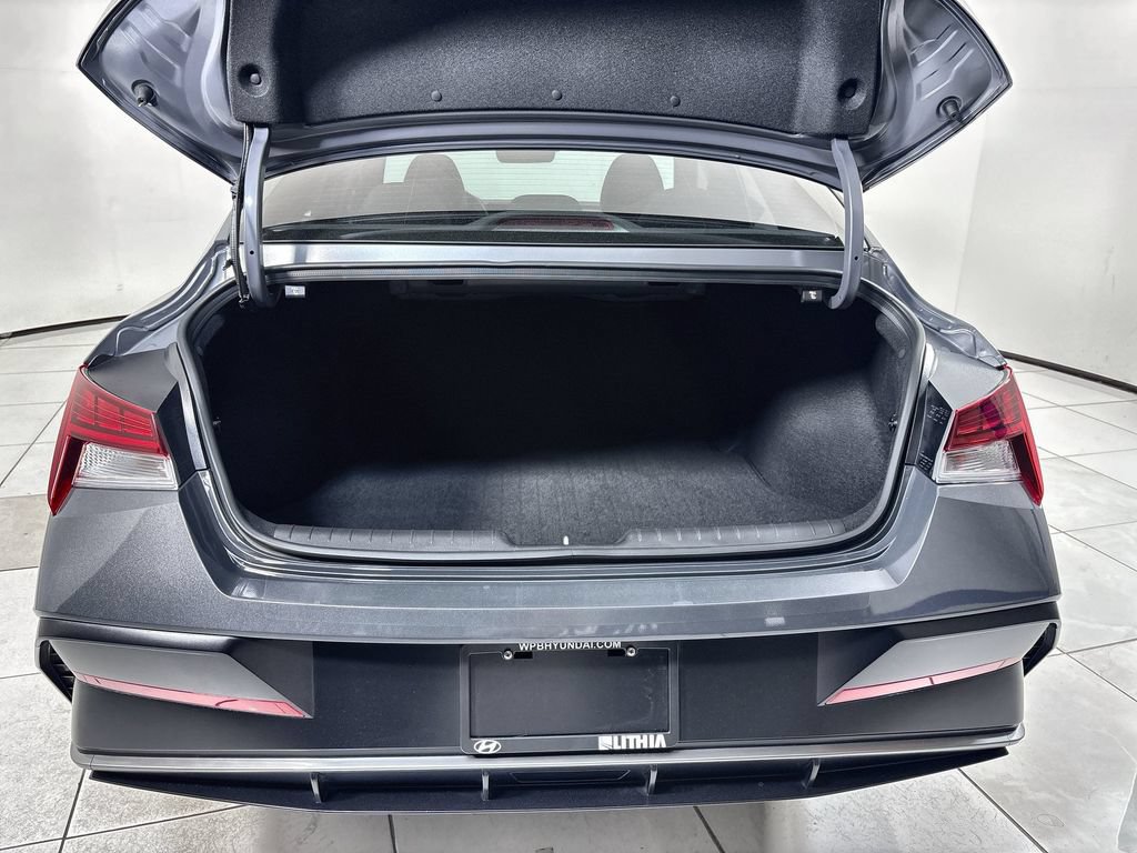 Certified 2025 Hyundai Elantra SEL w/ Cargo Package FWD image 21