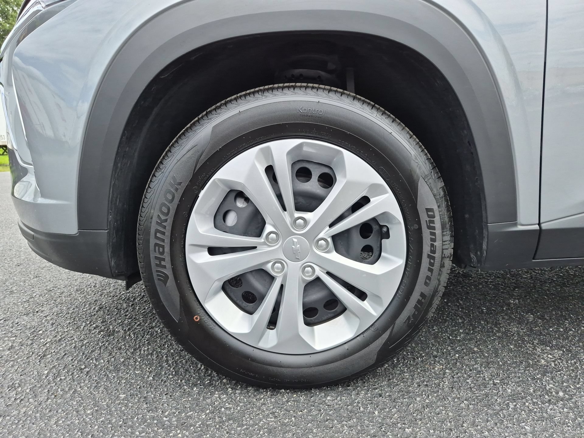 Certified 2025 Chevrolet Trax LS FWD image 32