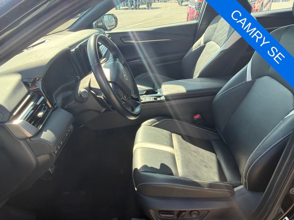 Used 2025 Toyota Camry SE FWD image 13