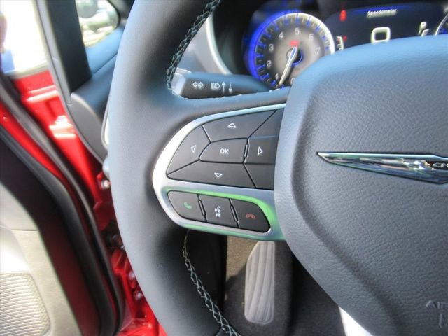 New 2026 Chrysler Pacifica Select FWD image 18