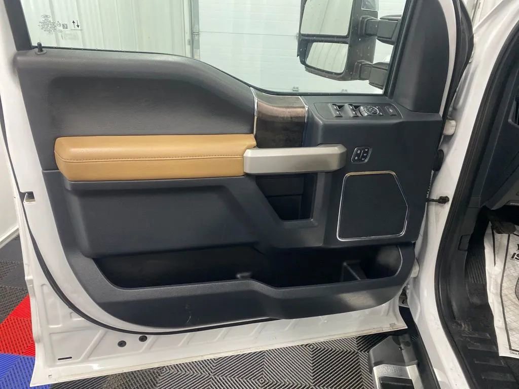 Used 2022 Ford F250 Lariat w/ Lariat Ultimate Package image 23