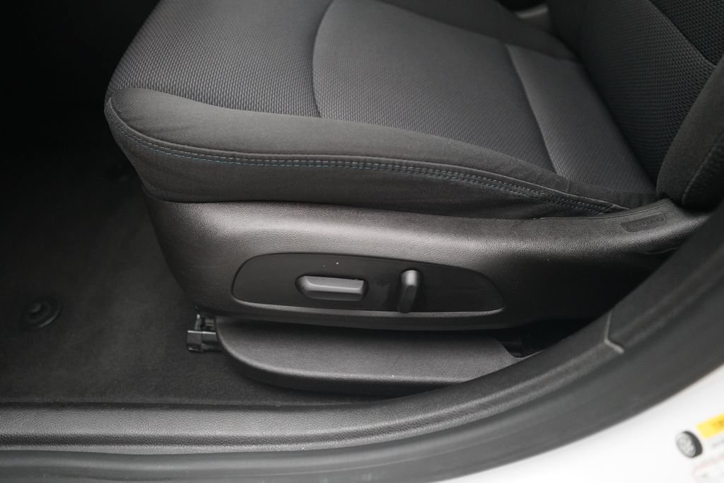 Used 2017 Chevrolet Cruze LT w/ Convenience Package FWD image 27