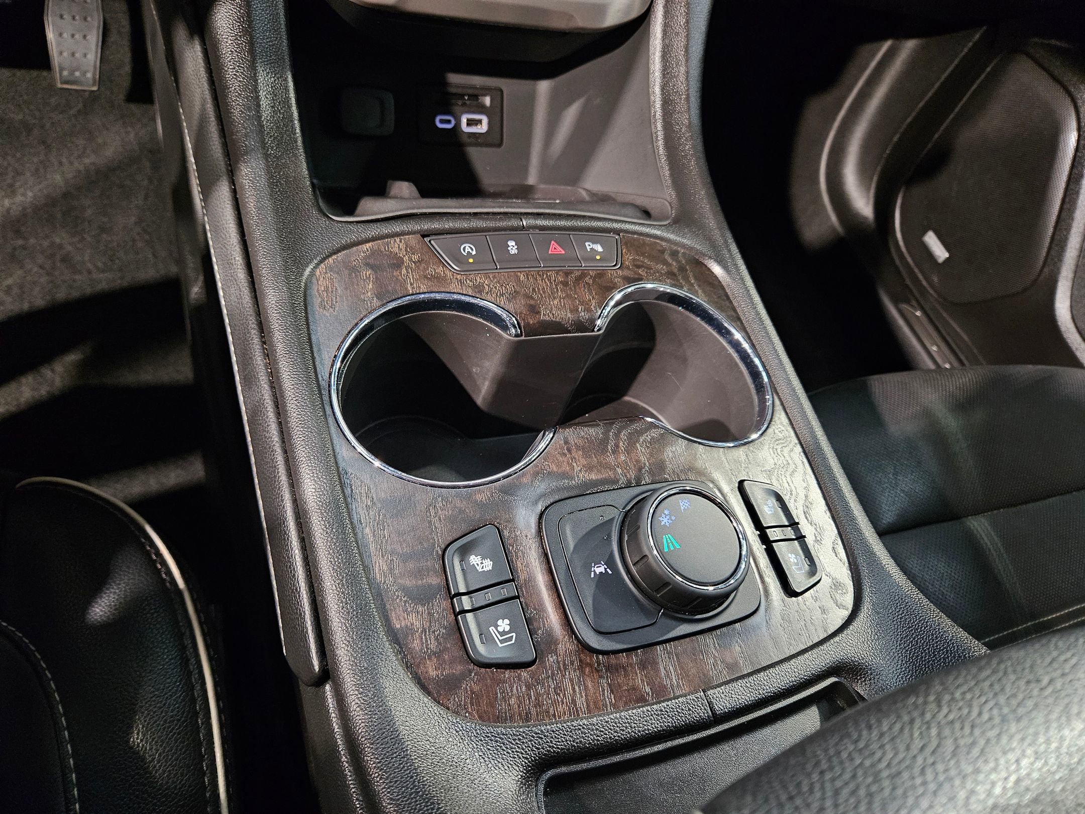 Used 2022 GMC Acadia Denali image 33