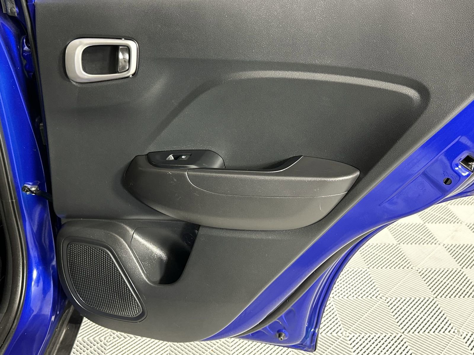 Used 2022 Hyundai Venue SEL FWD image 32