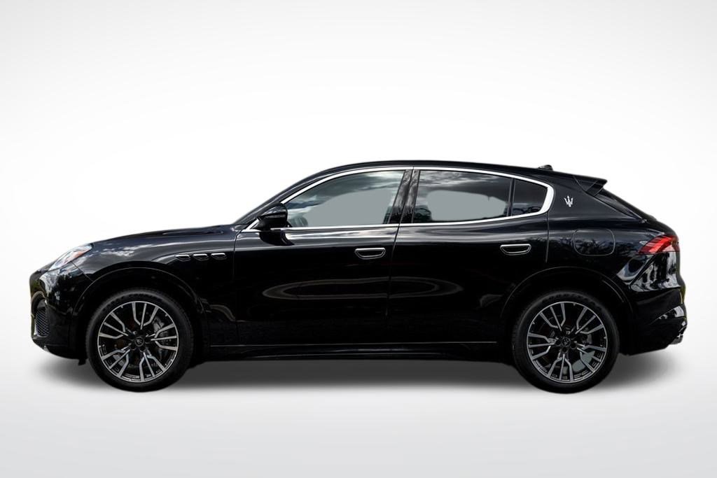 New 2025 Maserati Grecale GT image 2