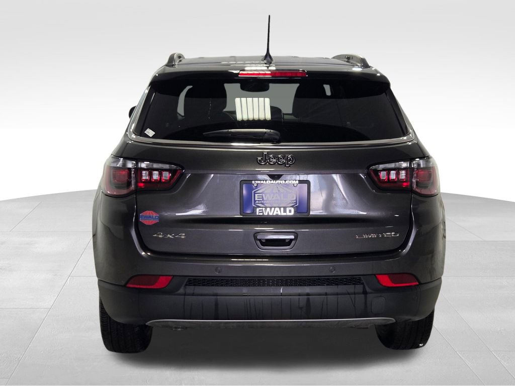 Used 2024 Jeep Compass Limited image 20