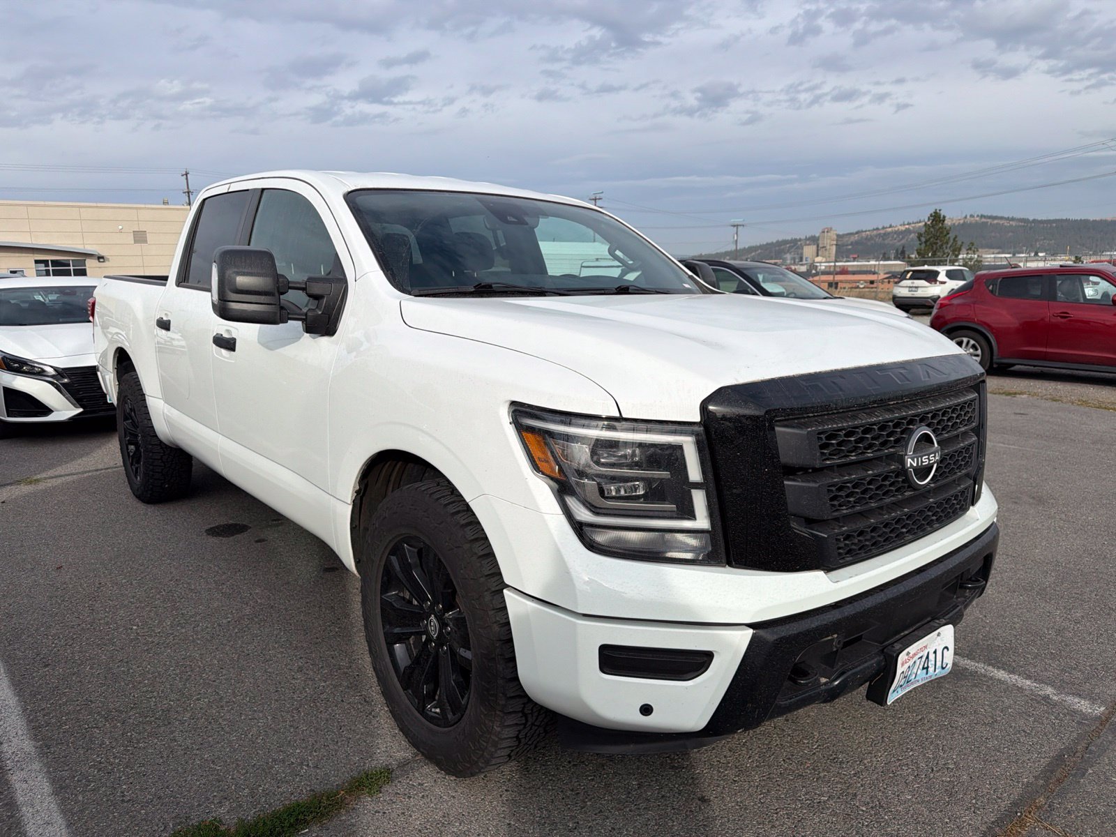 Used 2023 Nissan Titan SV w/ SV Convenience Package AWD/4WD image 4