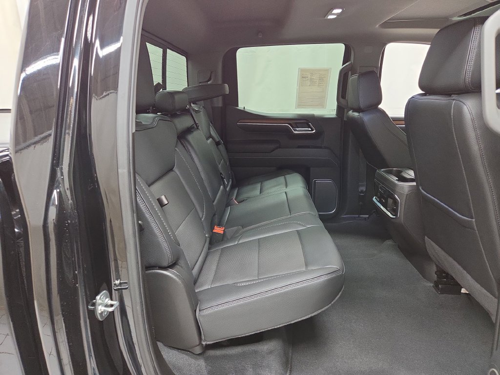 Used 2025 GMC Sierra 1500 Denali w/ Denali Reserve Package AWD/4WD image 9