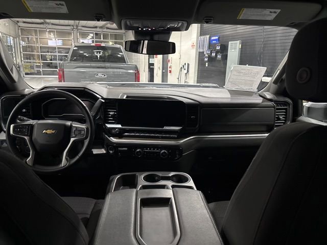 Used 2025 Chevrolet Silverado 2500 LT w/ Convenience Package image 28