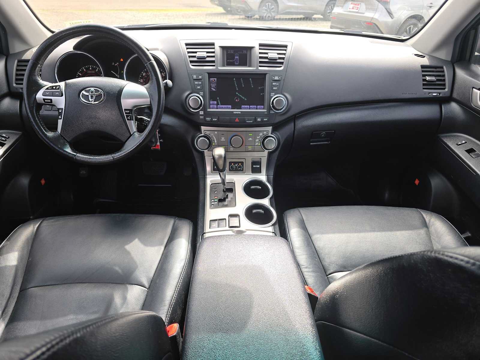 Used 2012 Toyota Highlander SE w/ Tow Pkg AWD/4WD image 19