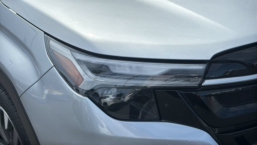 Certified 2025 Subaru Forester Touring AWD/4WD image 8