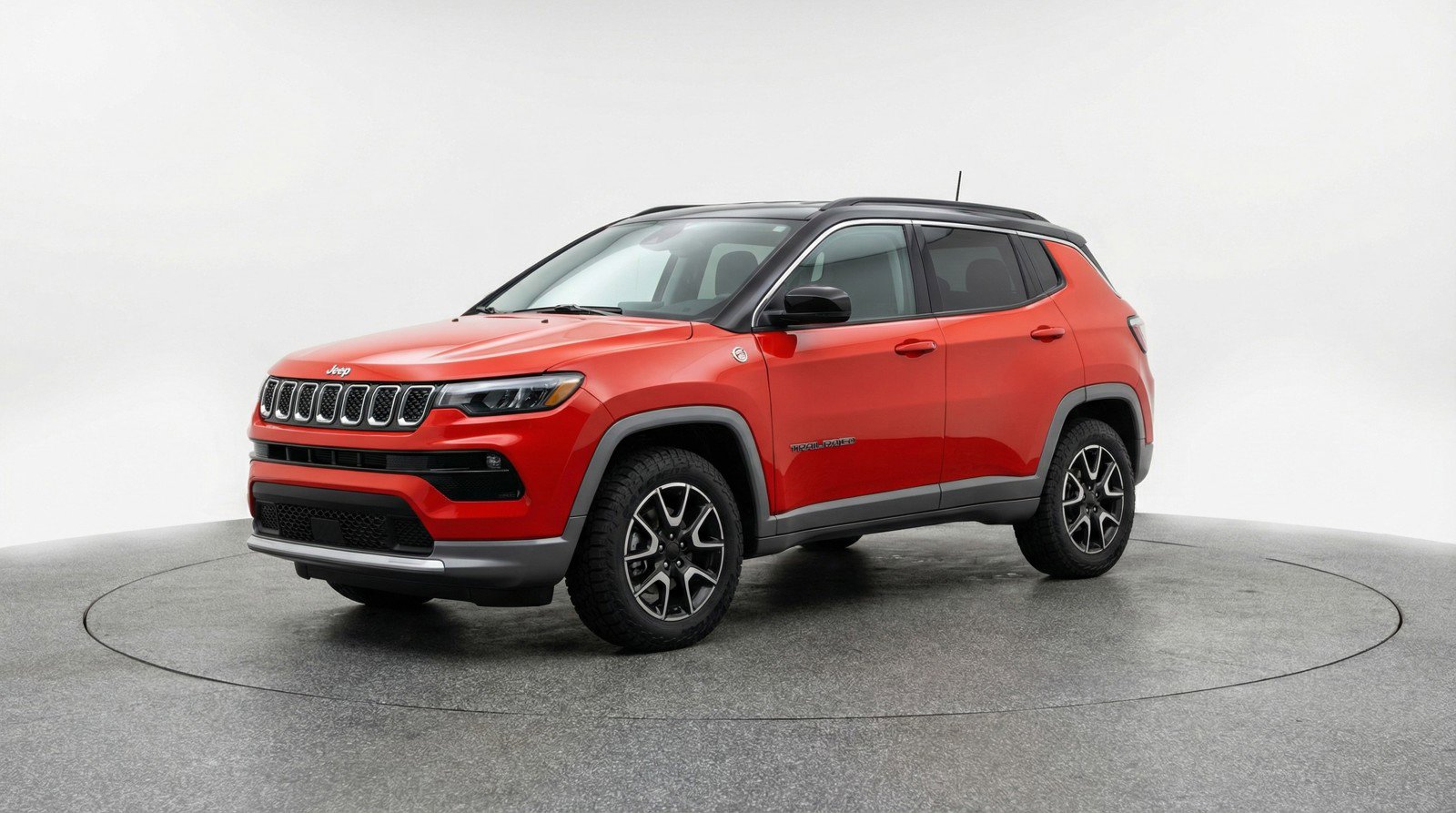 Used 2025 Jeep Compass Trailhawk image 3