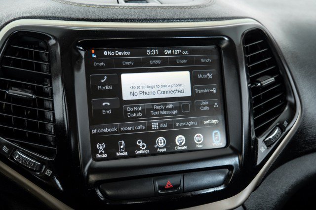 Used 2016 Jeep Cherokee Latitude AWD/4WD image 25