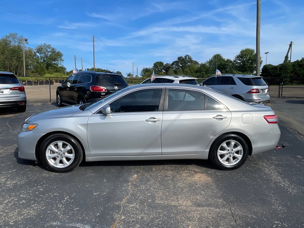Used 2011 Toyota Camry LE w/ LE Extra-Value Pkg FWD image 3