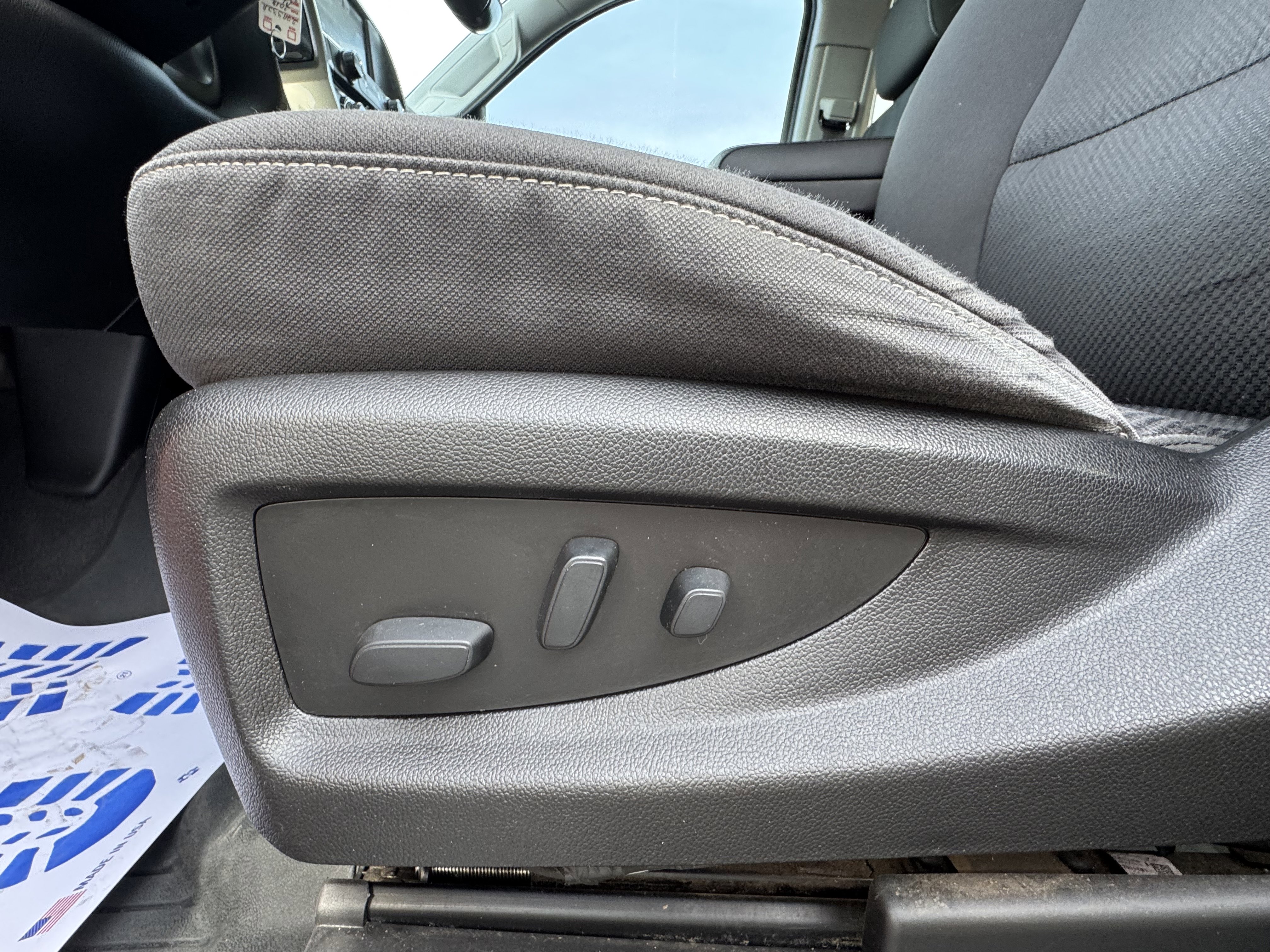 Used 2018 Chevrolet Silverado 1500 LT w/ Texas Edition image 11