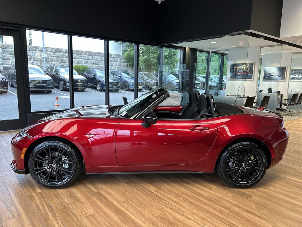 New 2026 MAZDA MX-5 Miata Club w/ Weather Package RWD image 5