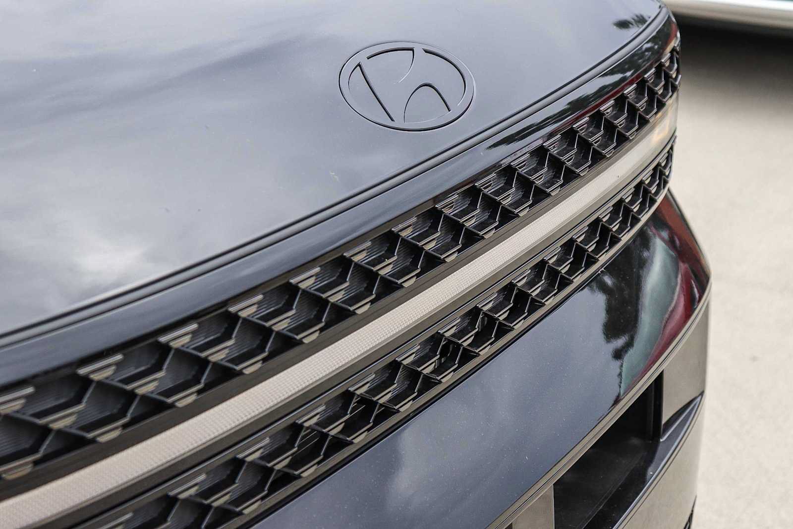 New 2026 Hyundai Santa Fe Calligraphy FWD image 6