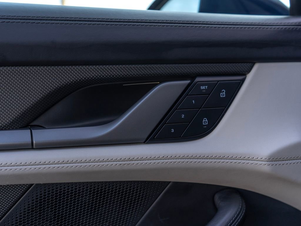 Used 2022 Porsche Taycan Turbo S image 30