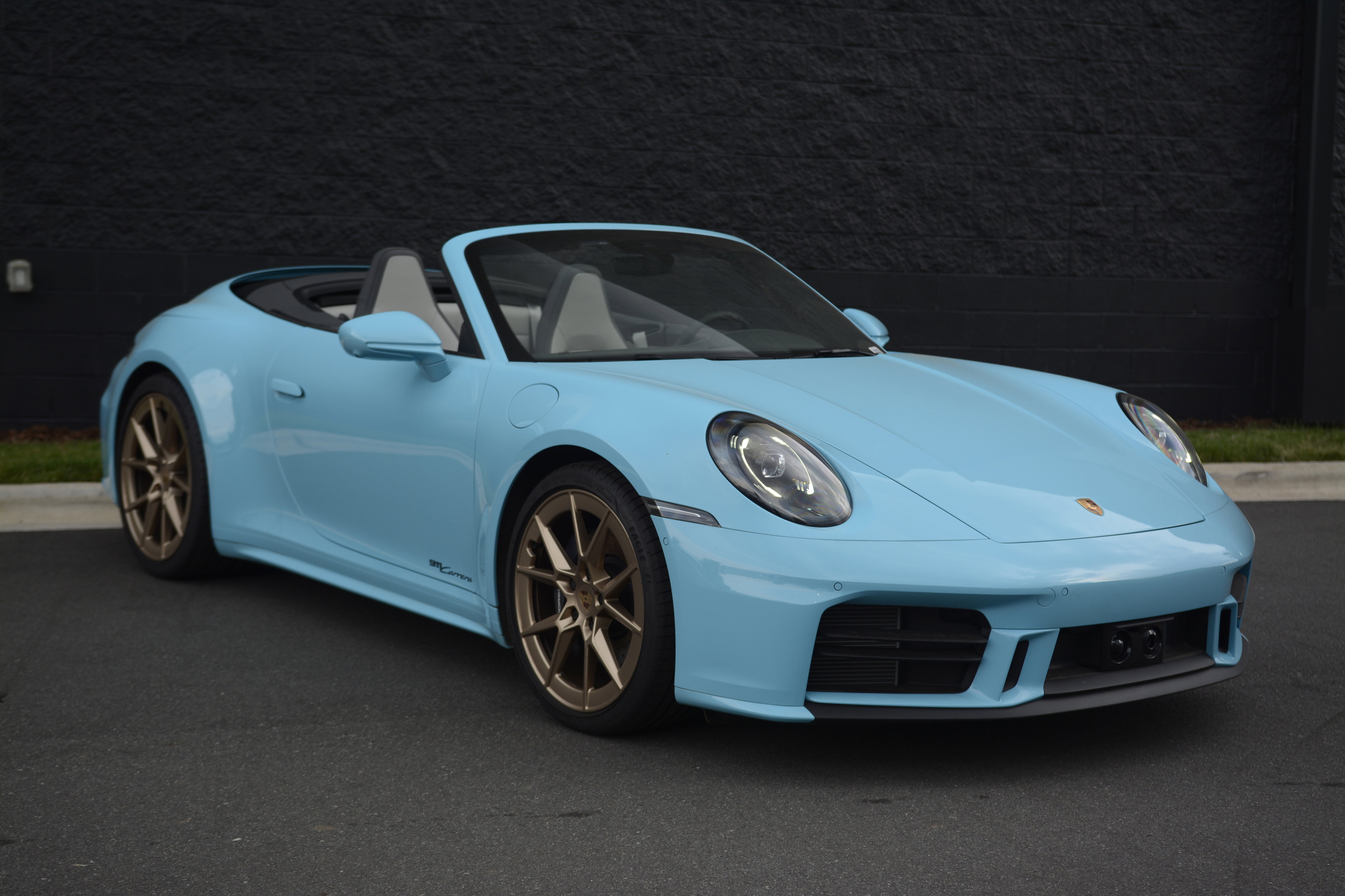 Certified 2025 Porsche 911 Carrera RWD image 9