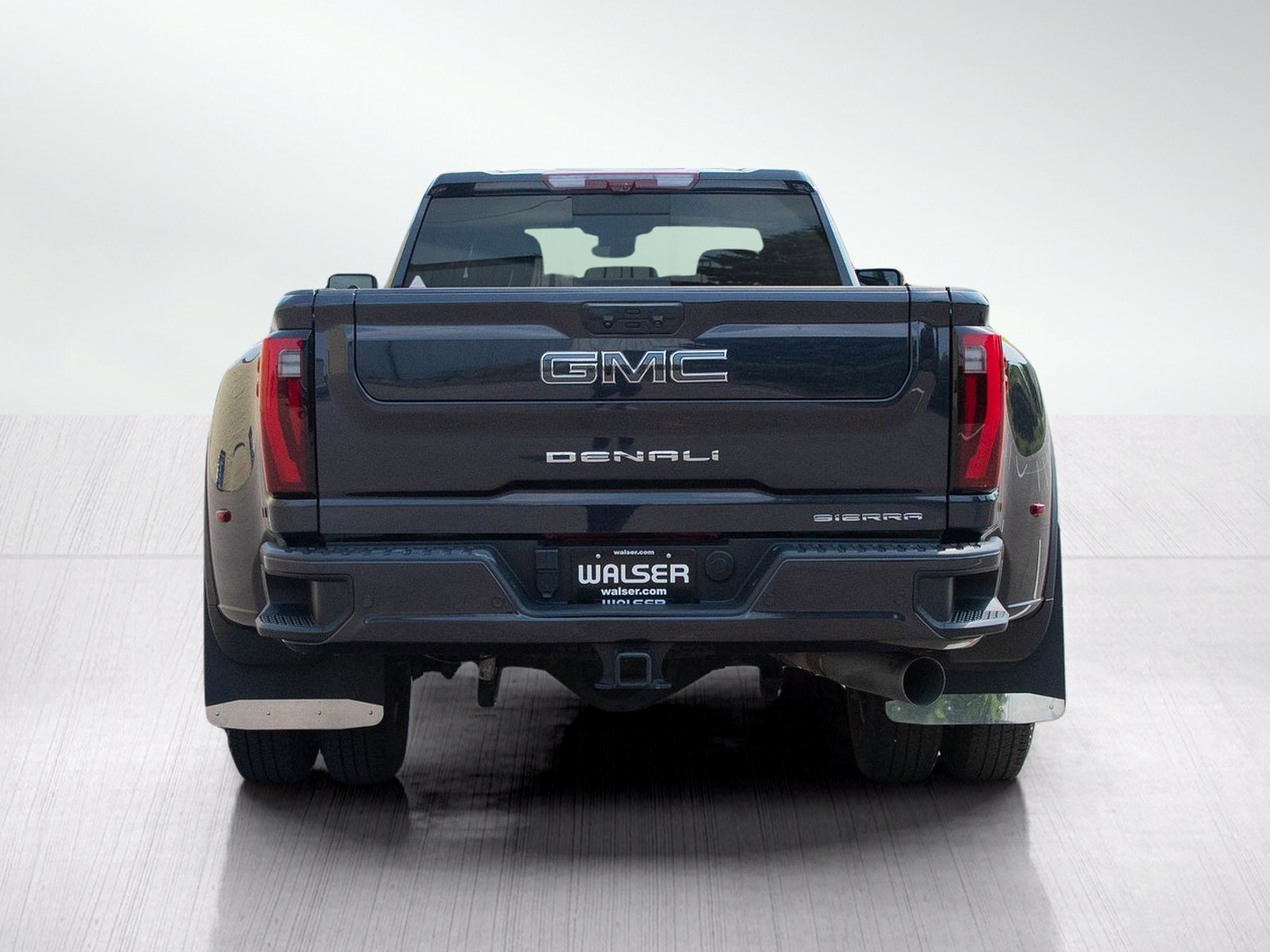 Used 2024 GMC Sierra 3500 Denali Ultimate AWD/4WD image 4