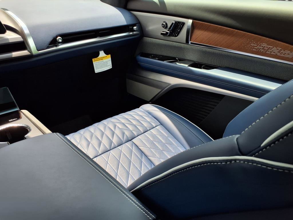 New 2026 Cadillac Vistiq Premium Luxury image 10