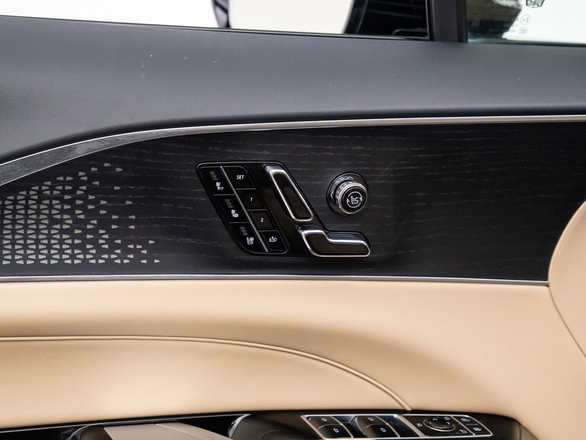 Certified 2025 Cadillac Lyriq Luxury image 16