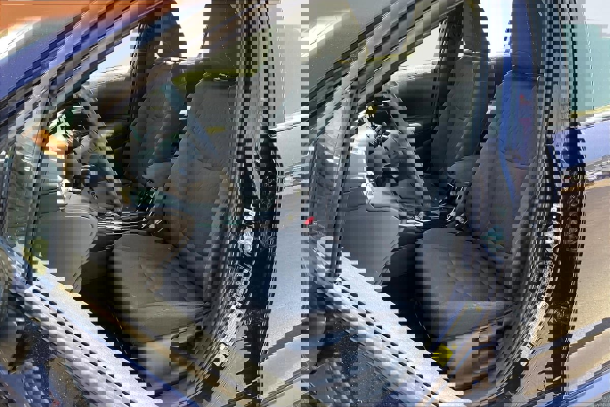 Used 2020 Toyota Corolla LE FWD image 24