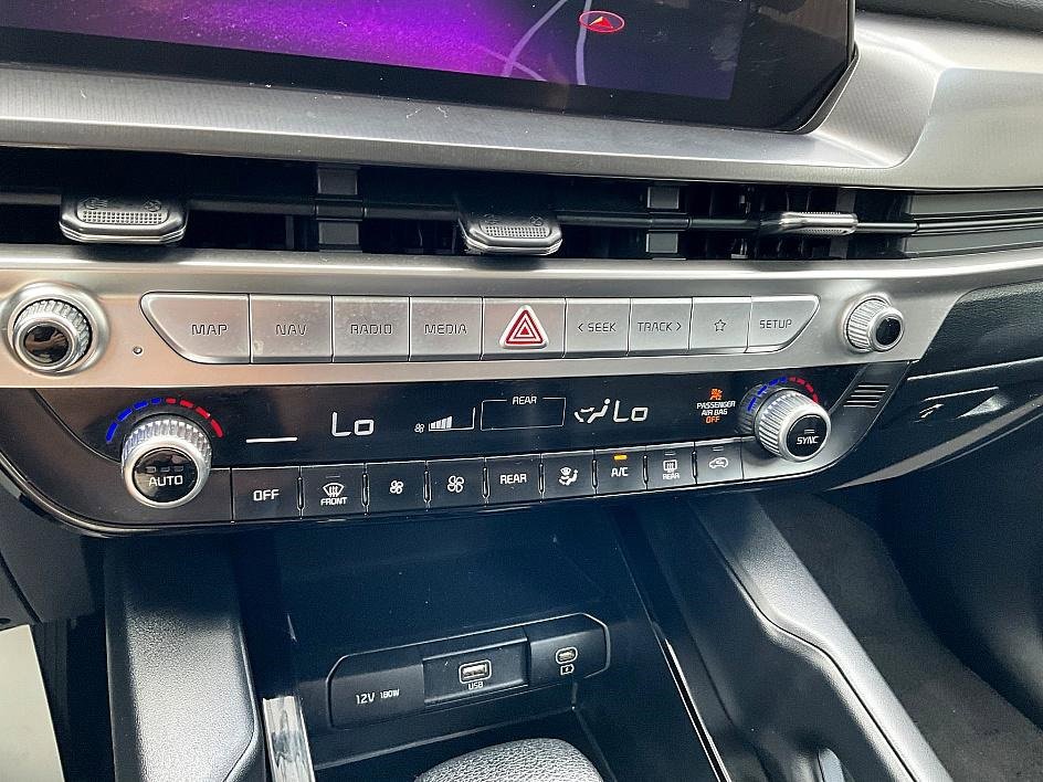 Used 2023 Kia Telluride LX image 22