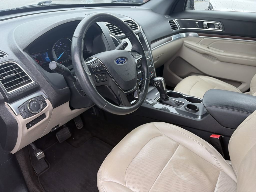 Used 2018 Ford Explorer Limited FWD image 11