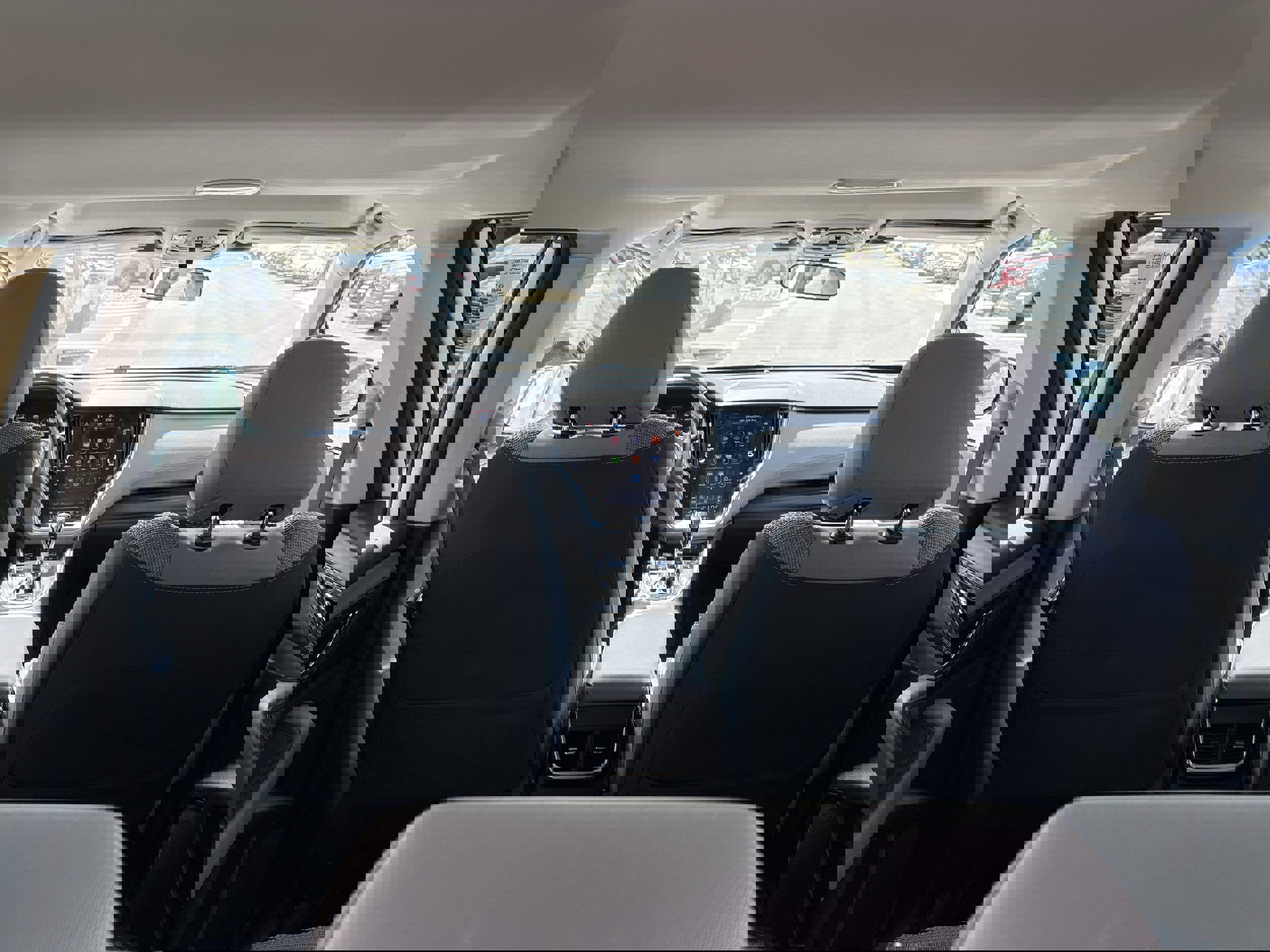 Certified 2025 Subaru Outback Premium AWD/4WD image 13