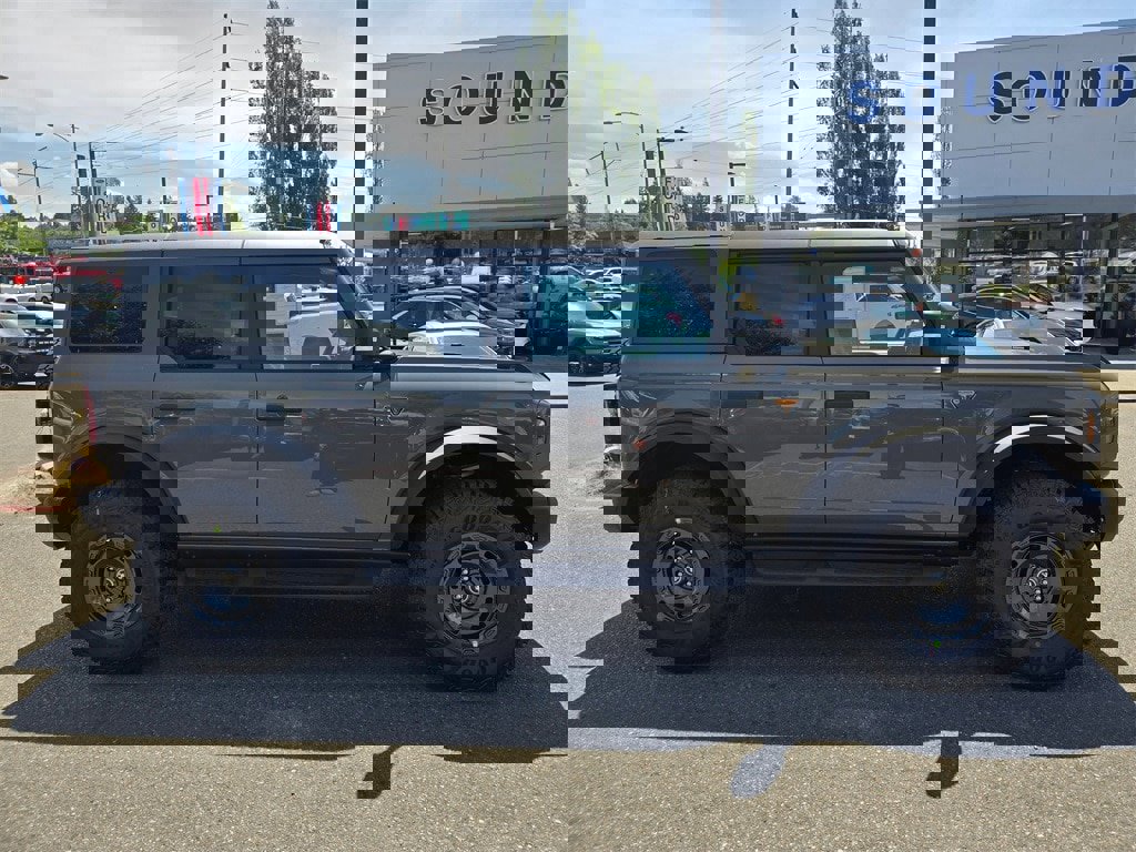 New 2025 Ford Bronco Badlands image 4