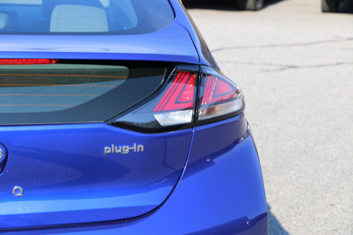 Used 2021 Hyundai Ioniq SE FWD image 7