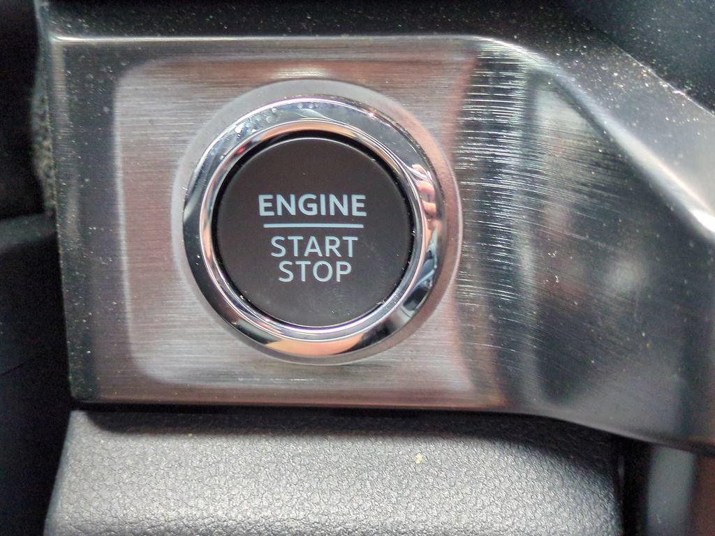 Used 2026 Ford F250 Lariat w/ Lariat Premium Package AWD/4WD image 32