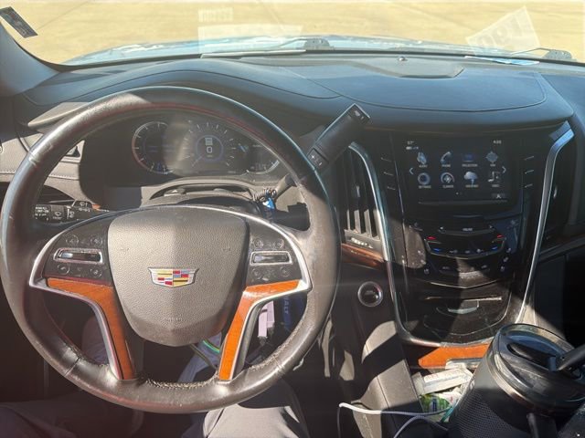Used 2017 Cadillac Escalade ESV Premium Luxury image 9