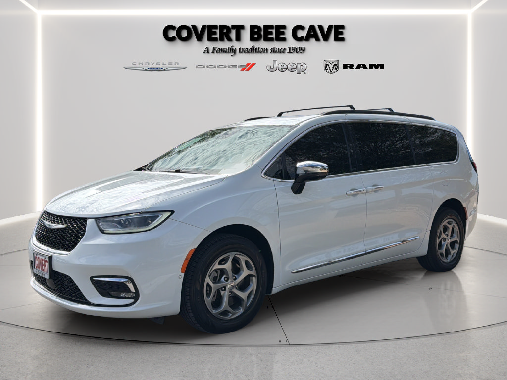 Used 2023 Chrysler Pacifica Limited w/ Uconnect Theater Family Group AWD/4WD image 3