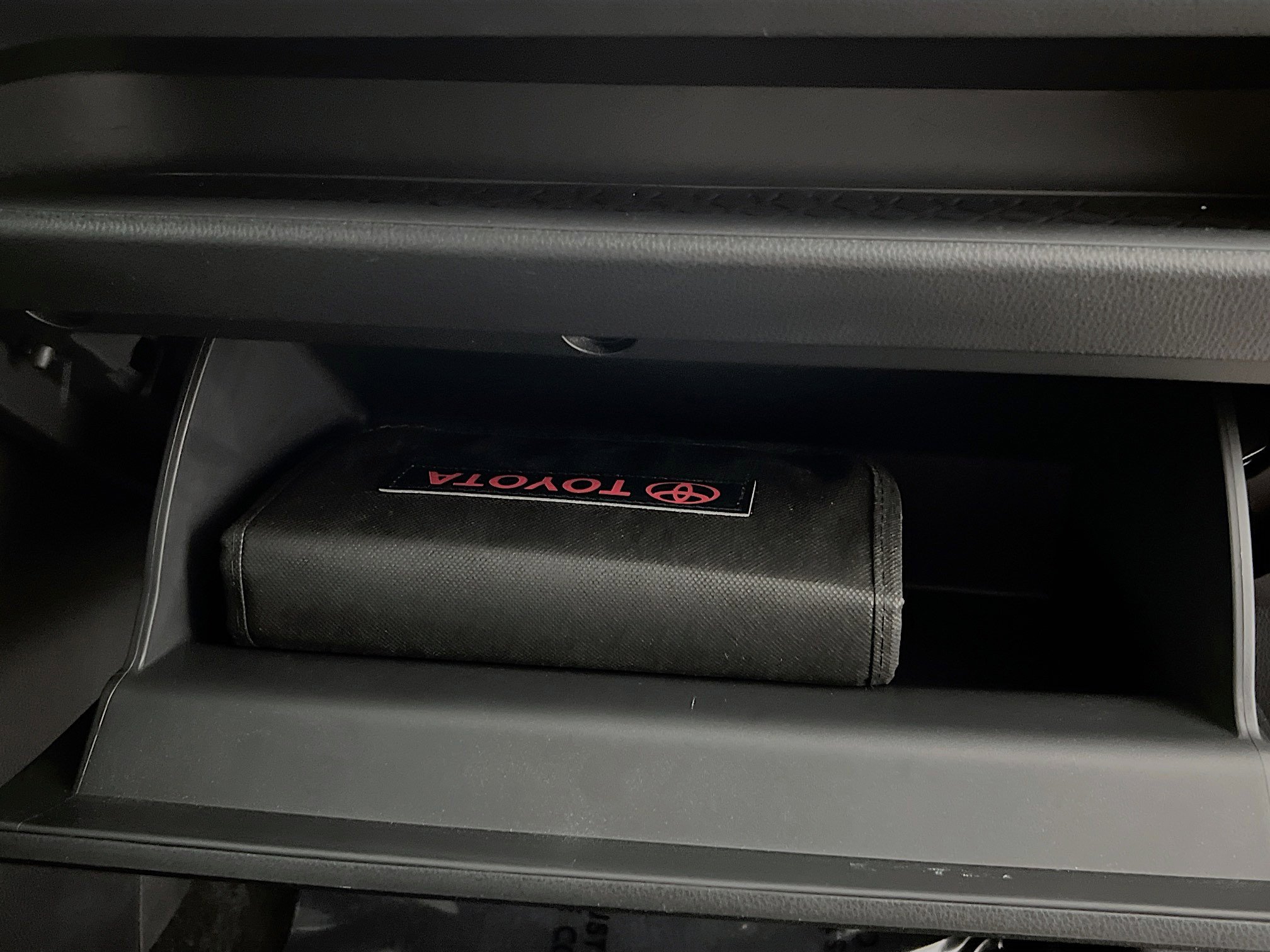 Used 2023 Toyota RAV4 XLE Premium image 35