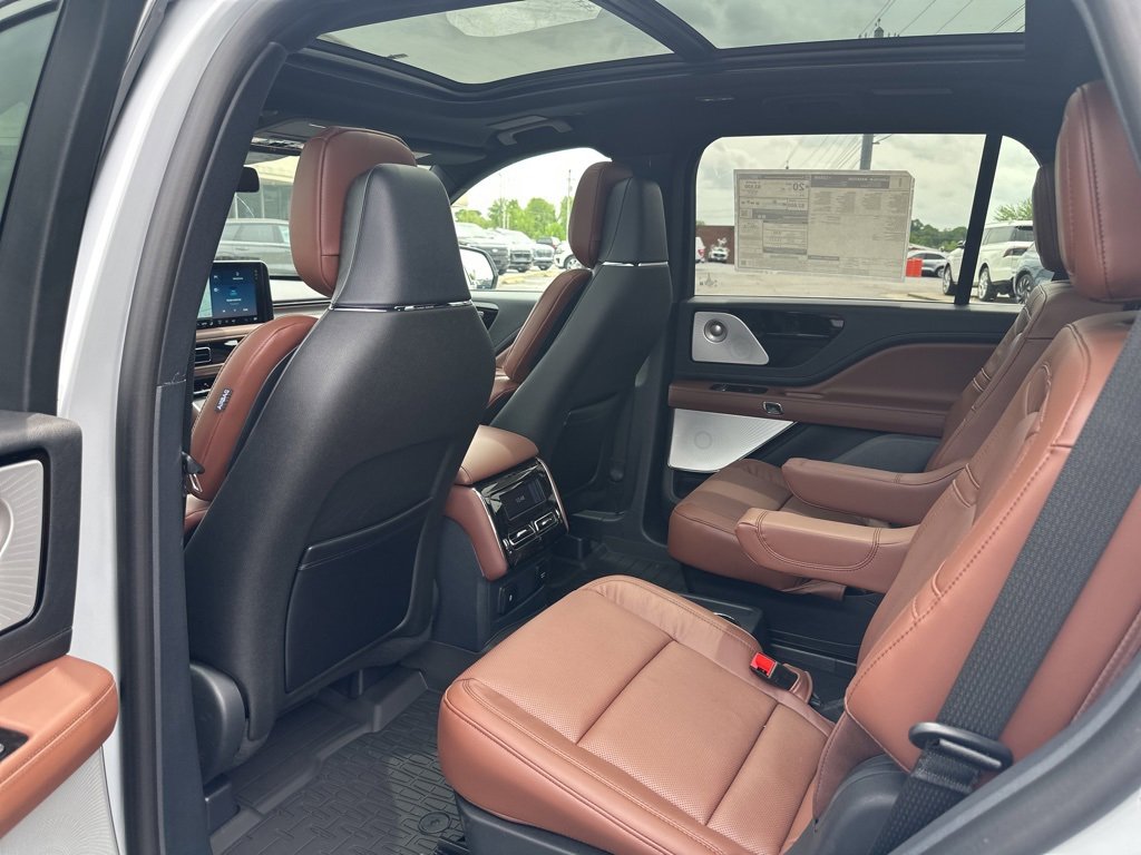 New 2025 Lincoln Aviator Reserve w/ Equipment Group 201A image 27