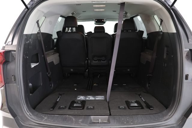 Used 2025 Kia Carnival FWD image 36