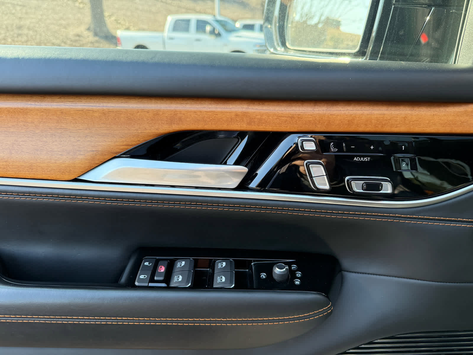 Used 2024 Jeep Grand Wagoneer L Series III image 14