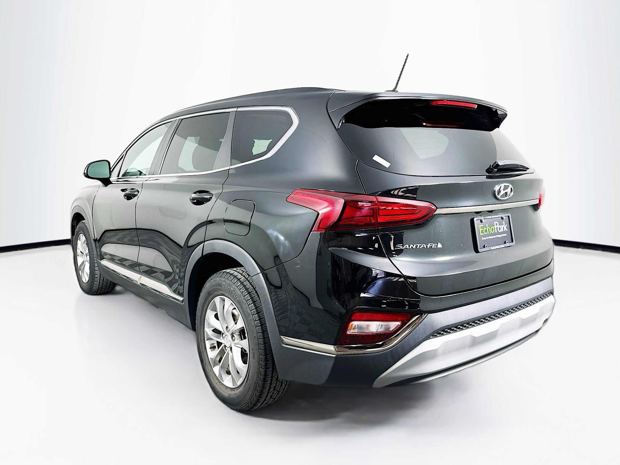 Used 2019 Hyundai Santa Fe SE image 5