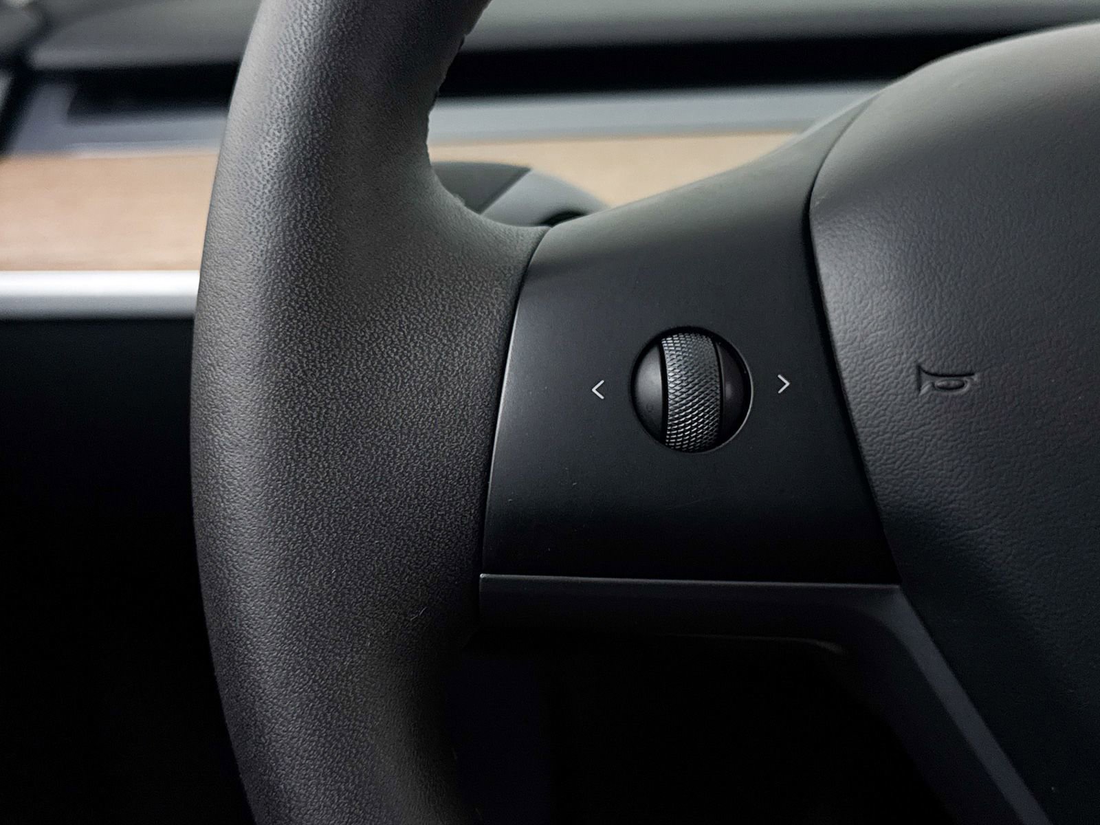 Used 2024 Tesla Model Y Performance image 37