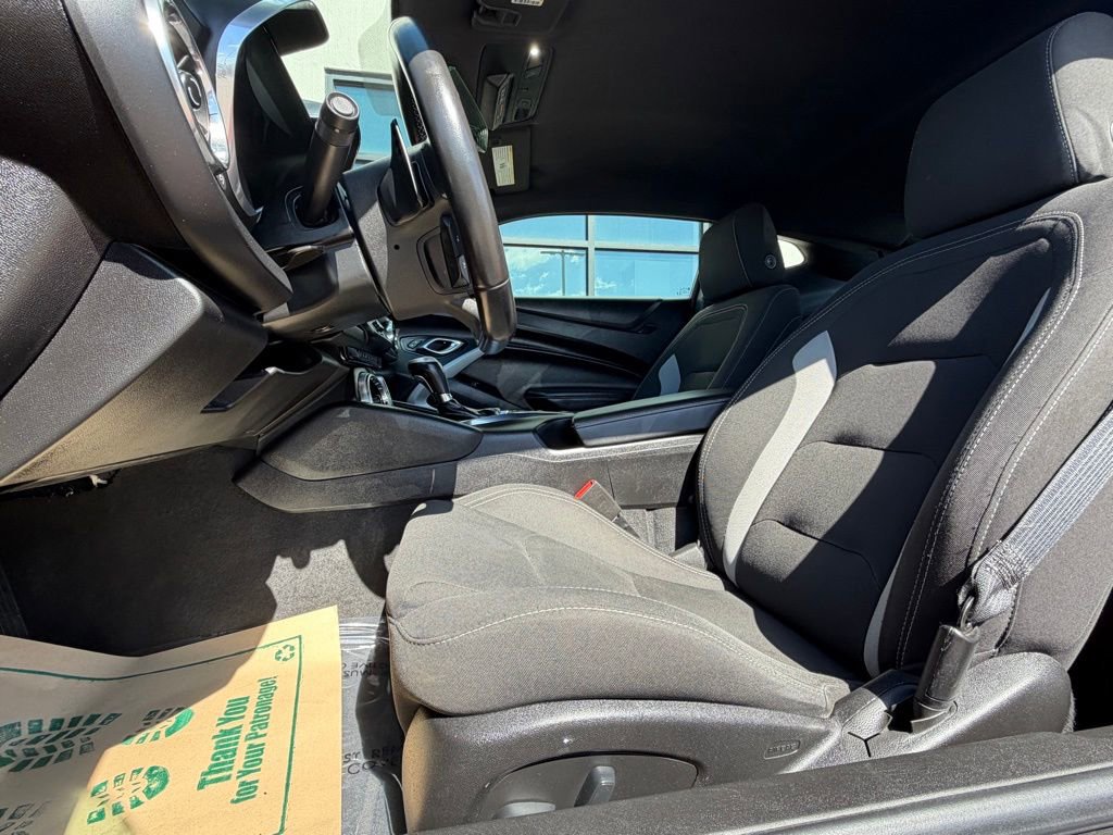 Used 2020 Chevrolet Camaro LT image 9
