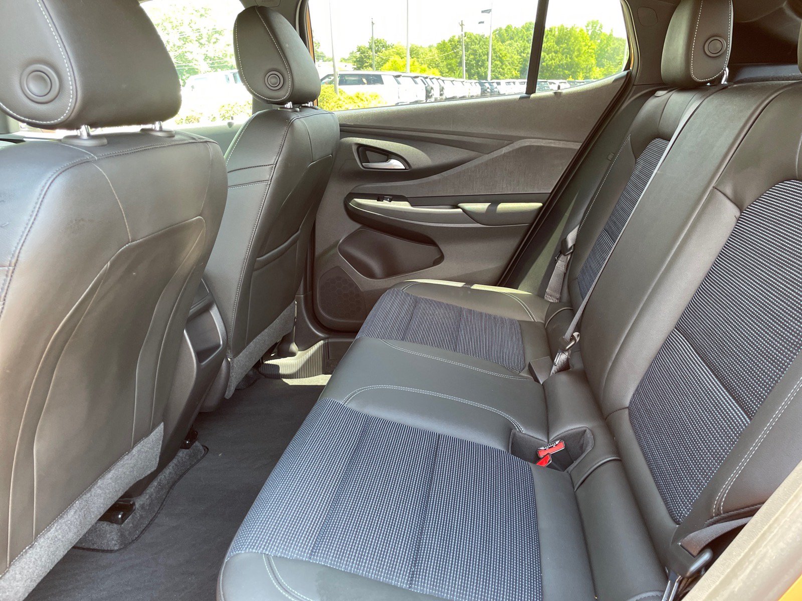 Used 2025 Buick Envista Preferred w/ Convenience II Package FWD image 10