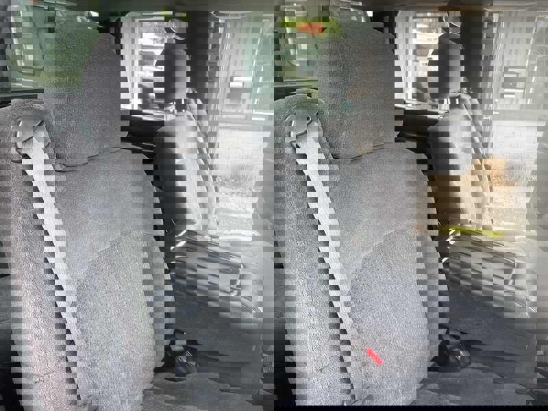 Used 2001 Chevrolet Silverado 2500 4x4 Crew Cab image 25