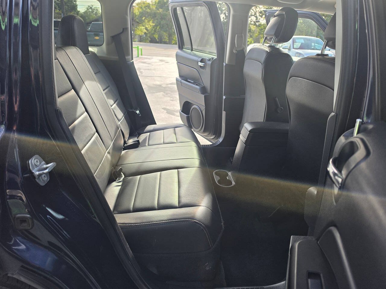 Used 2016 Jeep Patriot High Altitude FWD image 26