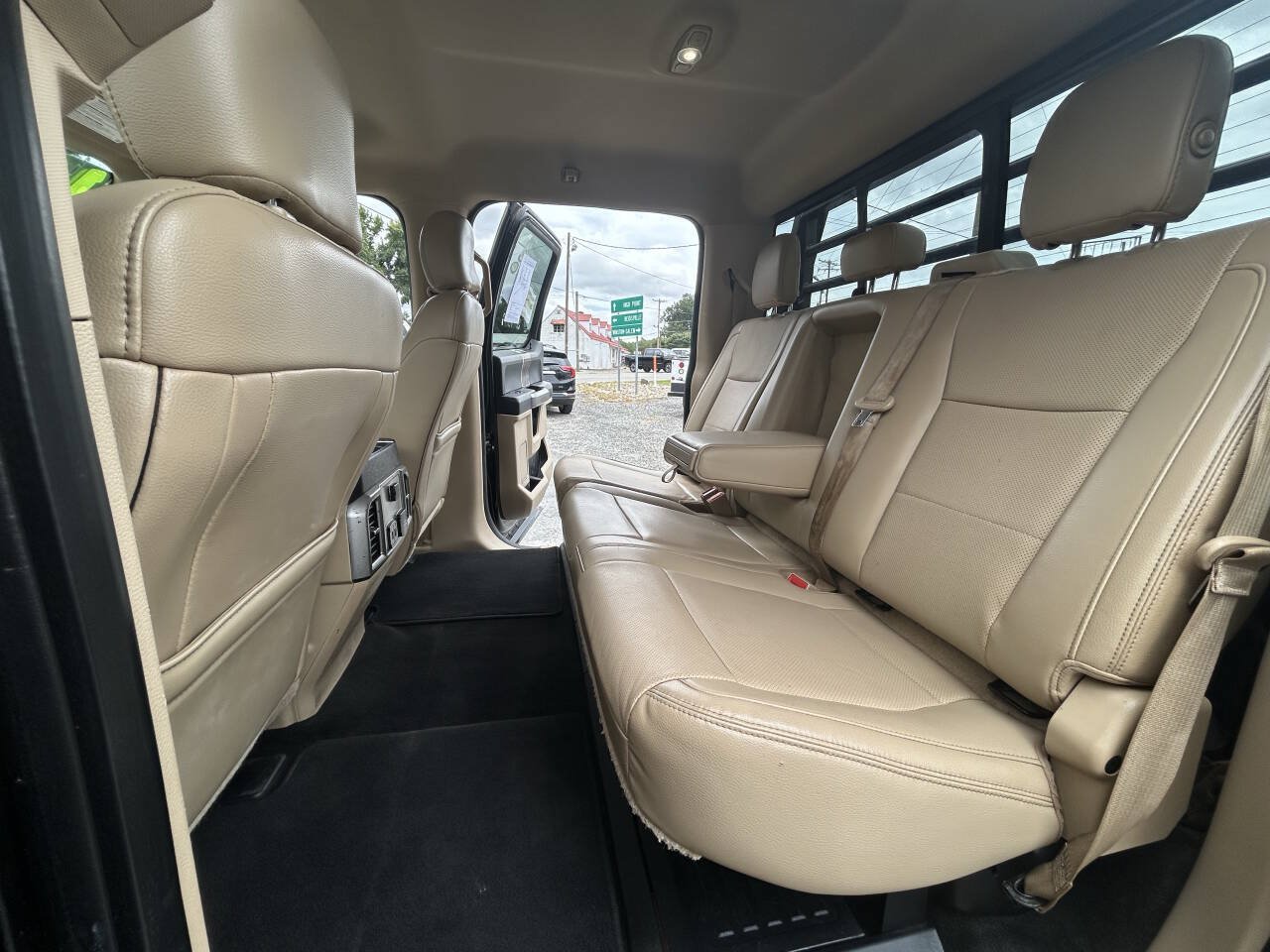 Used 2018 Ford F350 Lariat w/ FX4 Off-Road Package AWD/4WD image 20