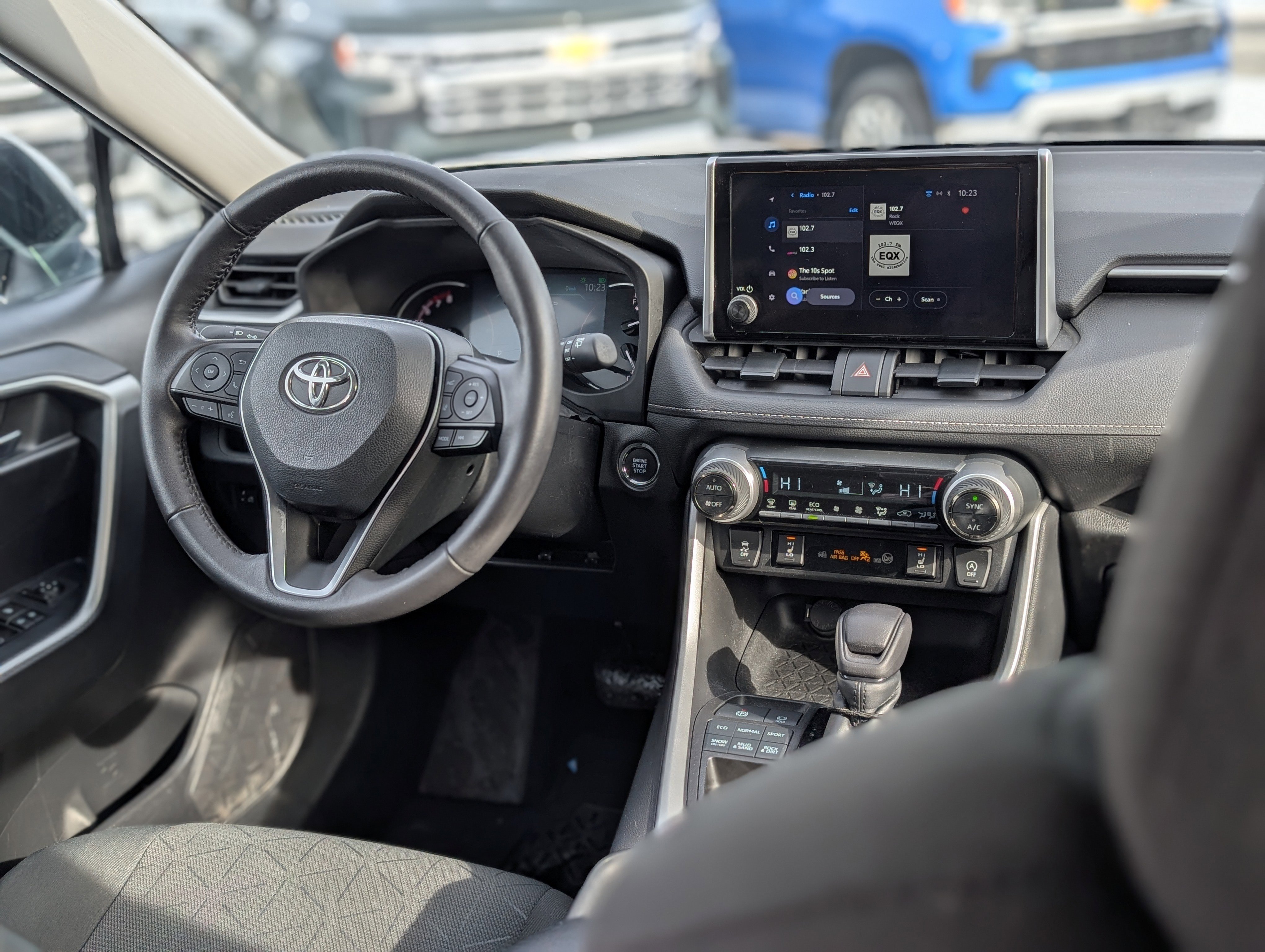 Used 2023 Toyota RAV4 XLE image 15