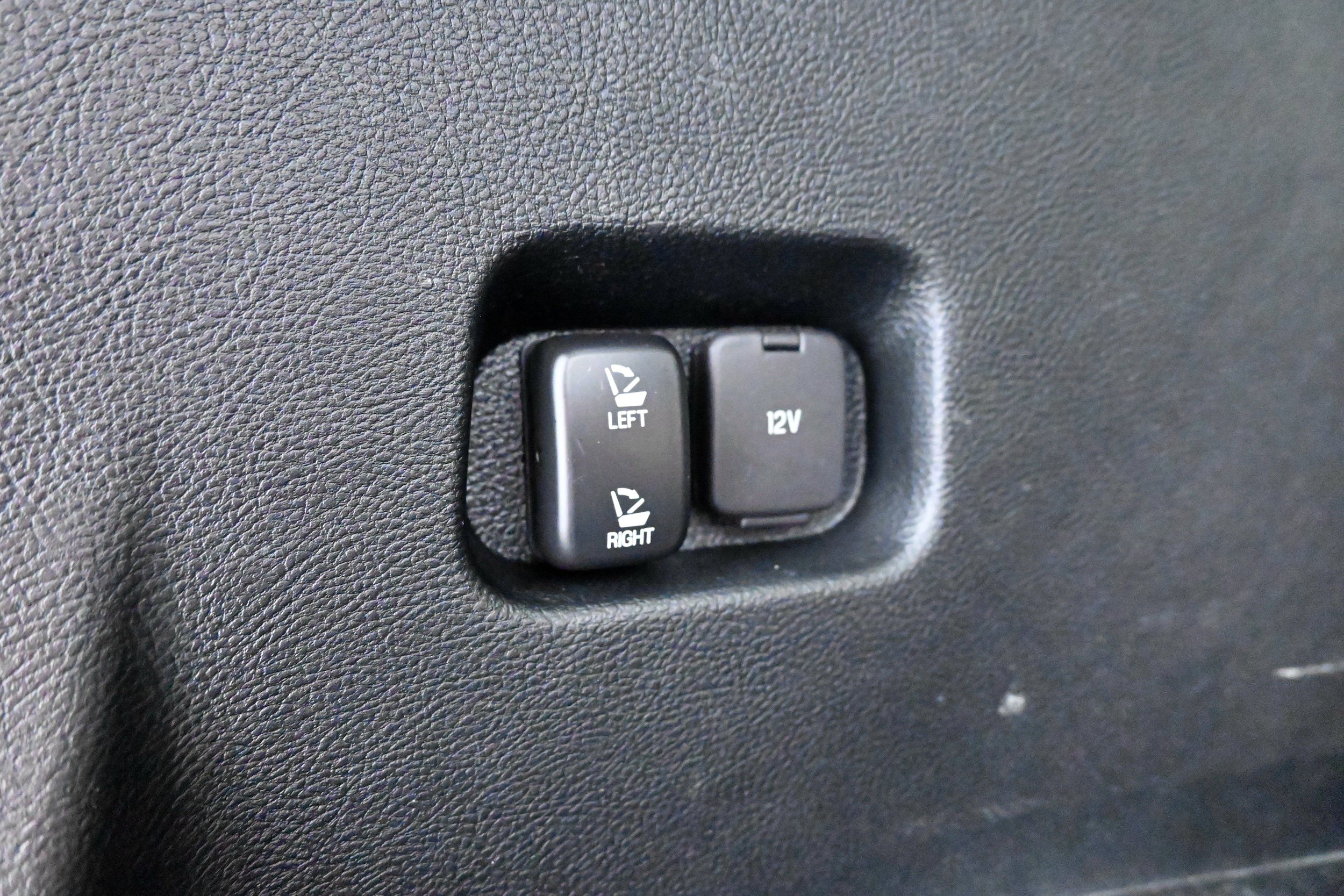 Used 2020 Ford Edge SEL w/ Cold Weather Package AWD/4WD image 35