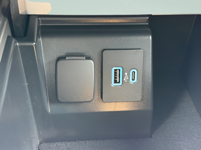 Used 2022 Ford Explorer XLT AWD/4WD image 14